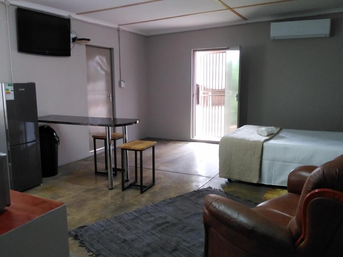 Die Windpomp Guesthouse Gobabis Exterior foto